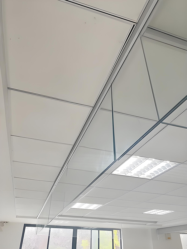 托克逊玻璃托克逊挡烟垂壁