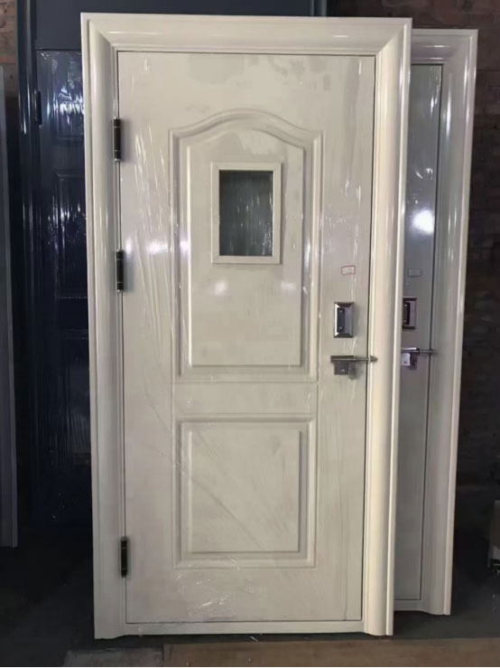 托克逊学校教室门