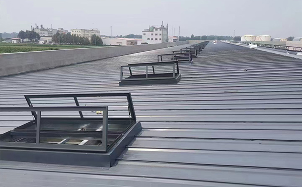 某中学室内体育馆托克逊排烟窗改造项目