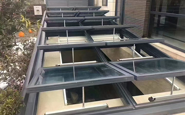 某轨道交通车辆维修车间托克逊排烟窗应用