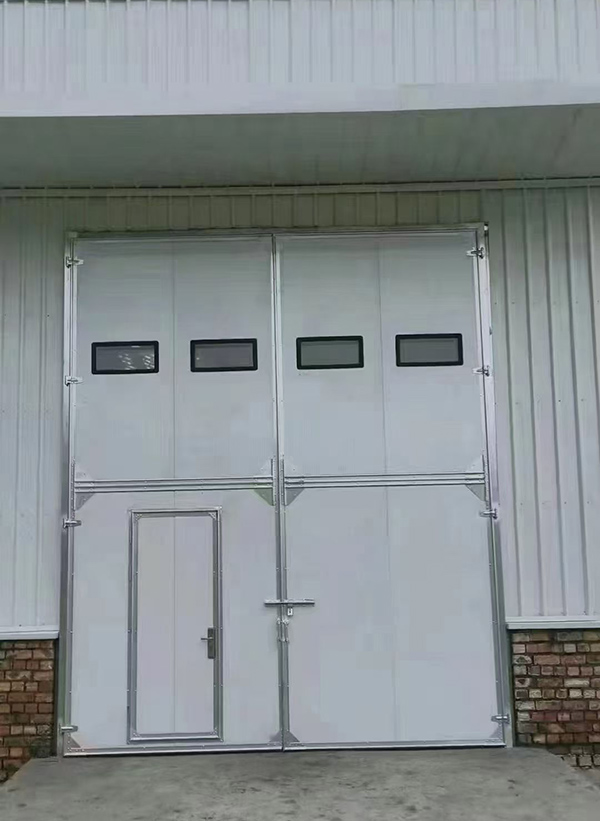 托克逊工业门在设备装配车间出入口的实施记录