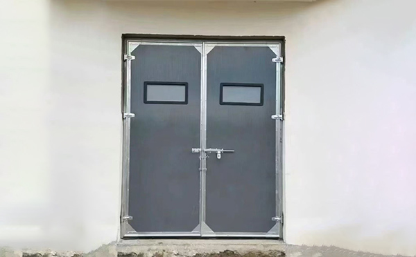 托克逊工业门在高温作业区域的运行表现